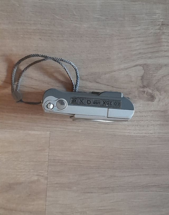 Cámara Olympus C-220 Zoom Plata