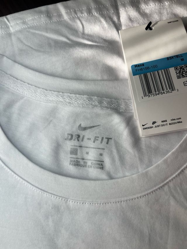 Camiseta Nike (N1KE dri-fit). Talla M