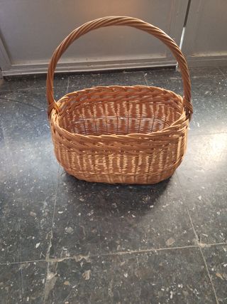 Cesta de mimbre ovalada