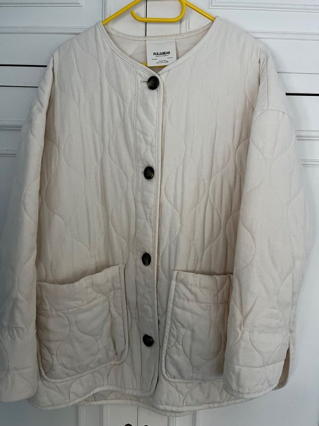 Chaqueta acolchada Pull&Bear blanca