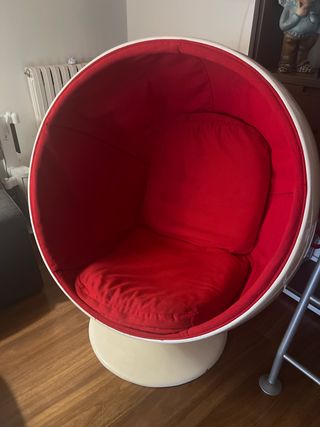 Sillón Huevo Blanco y Rojo