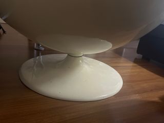 Sillón Huevo Blanco y Rojo