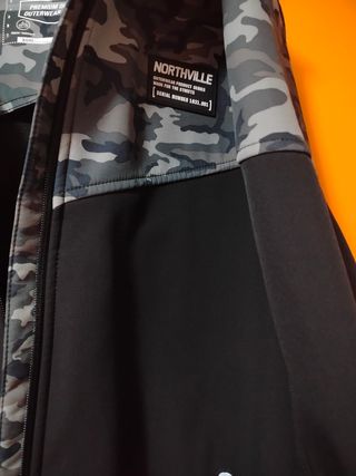 Chaqueton/abrigo 
 NORTHVILLE Camuflaje Negra 