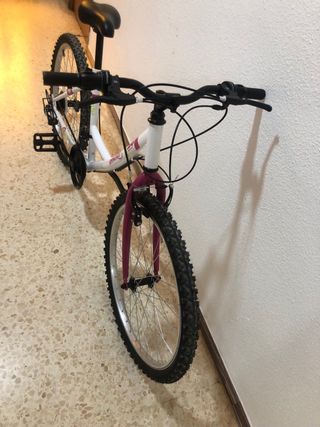 Bicicleta Denbike 24 blanca y rosa
