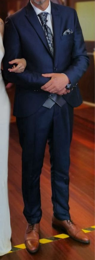 Traje de Novio Azul