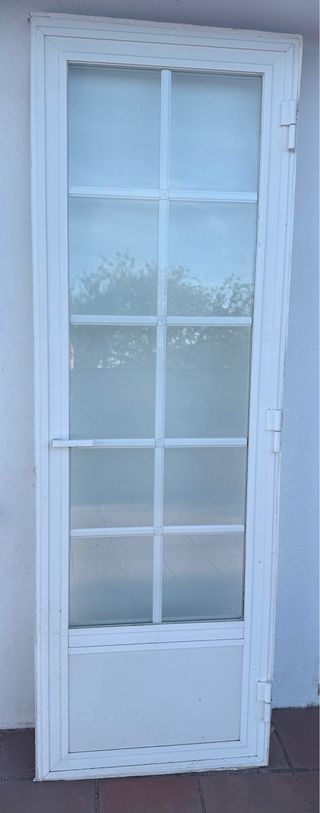 Puerta aluminio con cristal