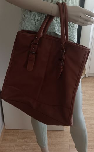 Bolso marrón de cuero