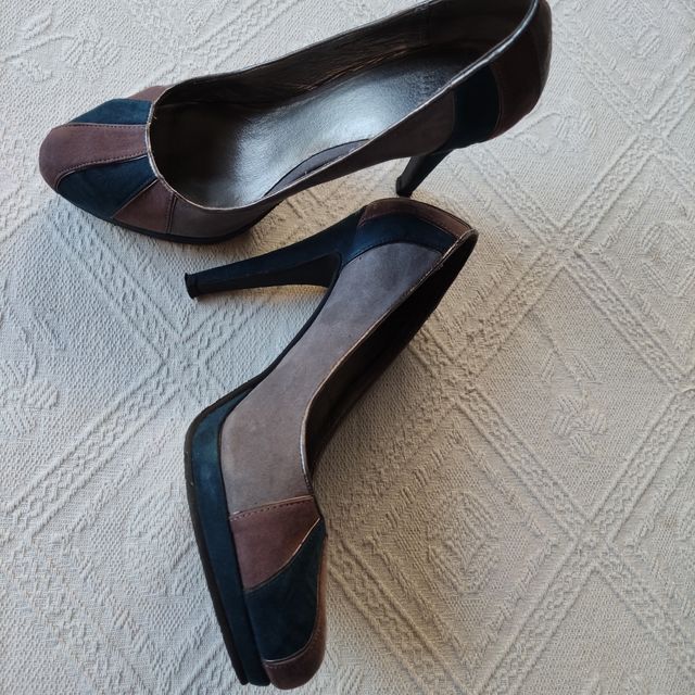 Zapatos de tacón tricolor talla 40