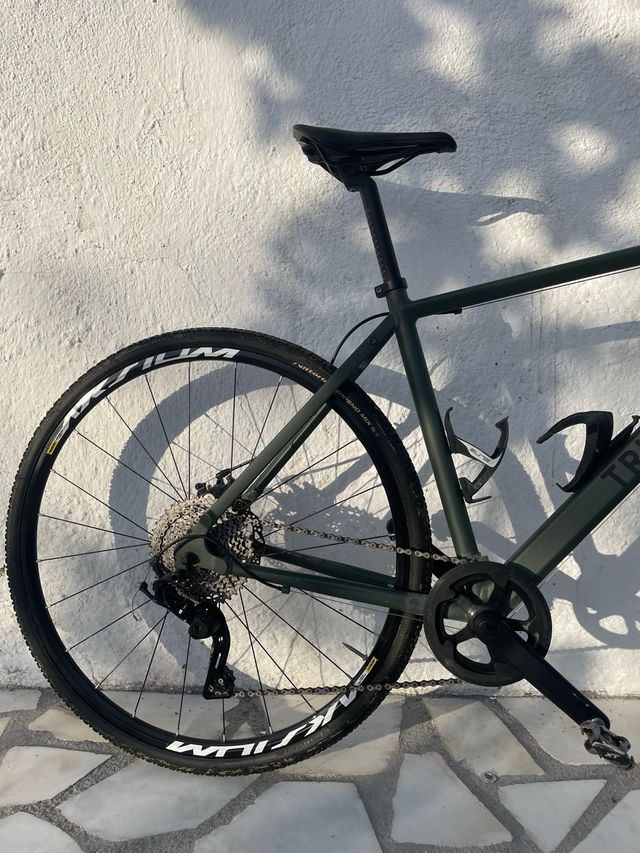 Bicicleta Gravel Triban GRVL 120.