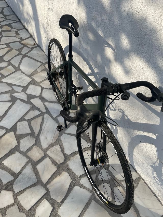 Bicicleta Gravel Triban GRVL 120.