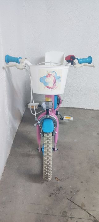 Bicicleta infantil rosa y azul