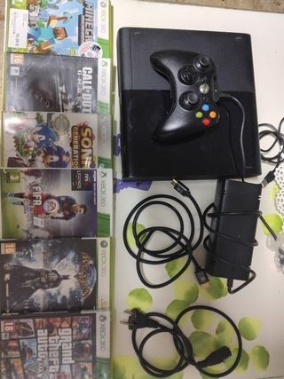 Xbox 360 Negra + 6 Juegos