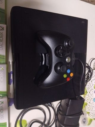 Xbox 360 Negra + 6 Juegos