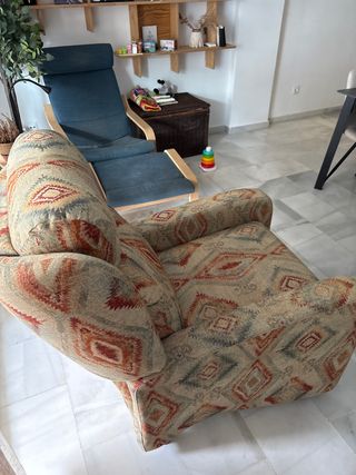 Sillón reclinable de tela con diseño