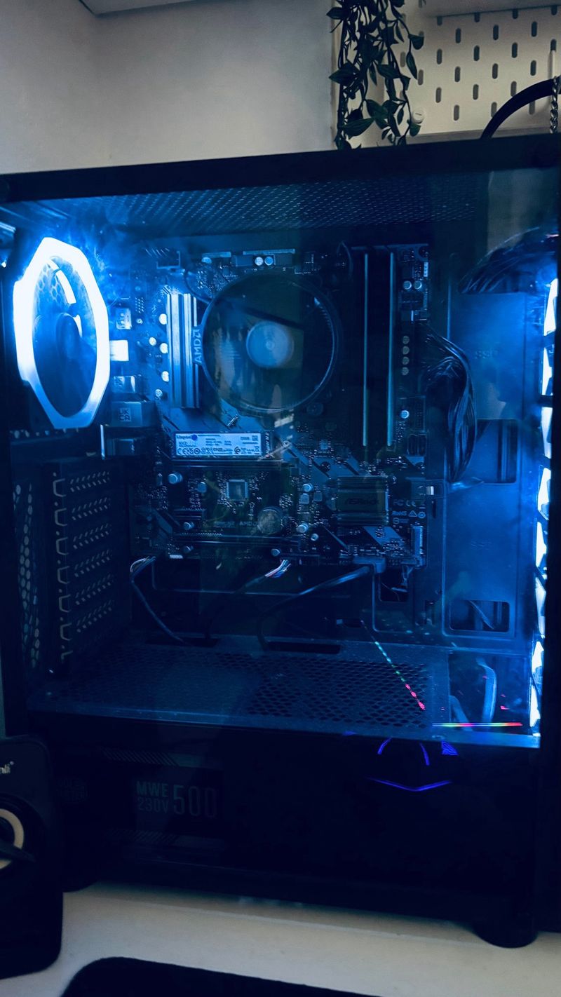 PC negro para juegos con luces RGB afbeelding 2