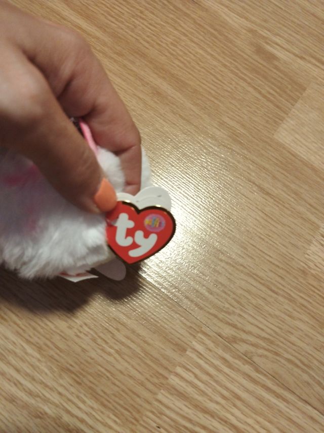 Peluche Ty Blanco con Detalles Rosas