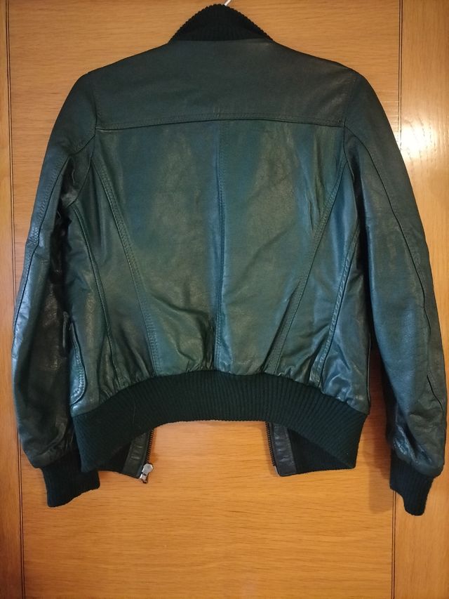 Cazadora de piel verde