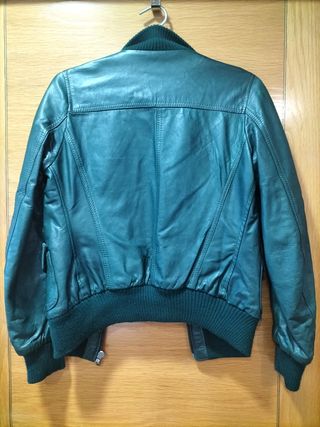 Cazadora de piel verde