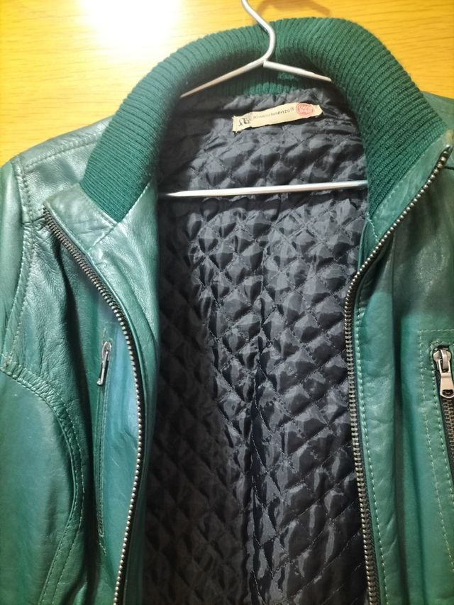 Cazadora de piel verde