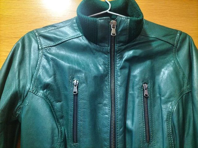 Cazadora de piel verde