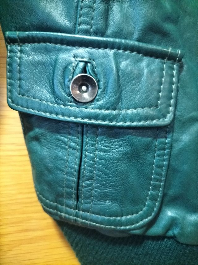 Cazadora de piel verde