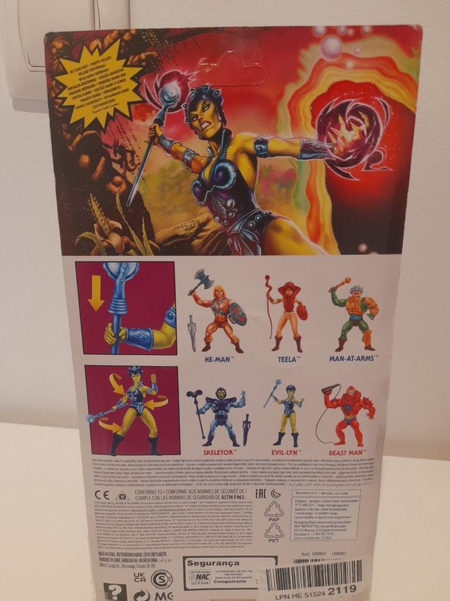 Masters del Universo Evil-Lyn con cómic.