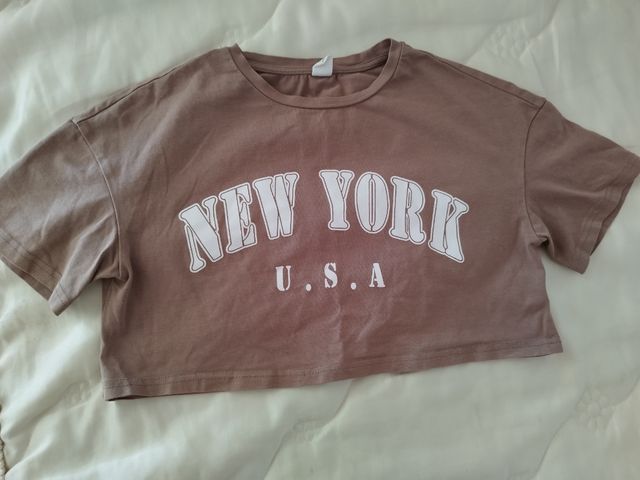 Camisetas tops, manga corta. Zara