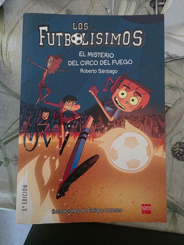 Los Futbolísimos 1: El misterio de los árbitros...