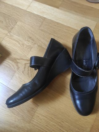 Zapatos piel  con hebilla