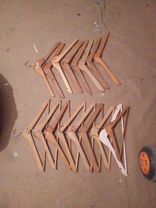 17 Perchas Madera y Metal