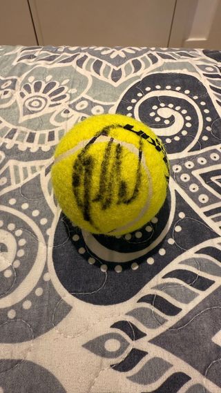 Pelota de tenis firmada por Kachanov