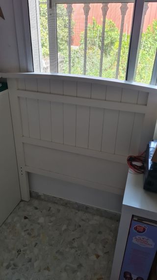Cabecero de cama individual blanco de madera