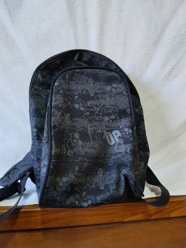 Mochila juvenil estampada