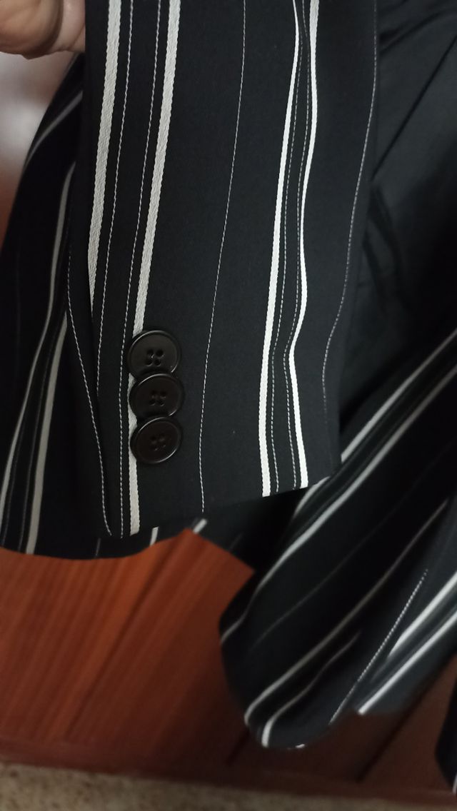 Blazer Cortefiel Rayas Negras y Blanca