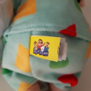 SHIN CHAN EN PIJAMA MUÑECO DE PELUCHE PLAY BY PLAY
