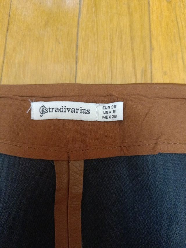 Minifalda marrón con cremallera grande