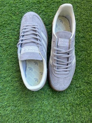 Zapatillas Adidas Unisex
Spezial Grises
