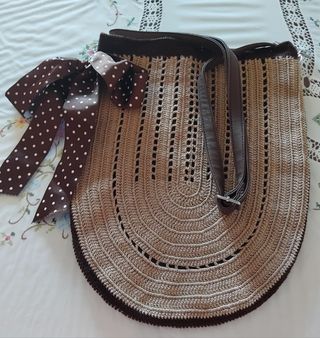 Bolso ganchillo beige y marrón con lazo