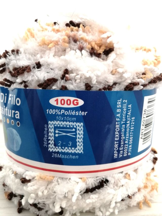 3 gomitoli di filo speciale con effetto fluffy