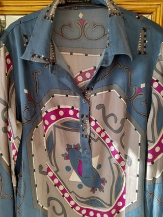 Conjunto Blusa y Falda Estampada