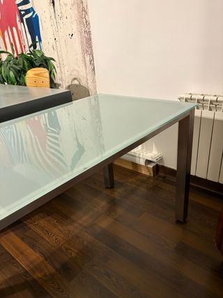 Mesa de comedor o despacho cristal y metal