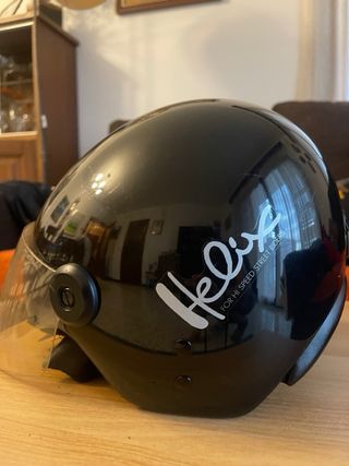 Casco de moto NZI con visera