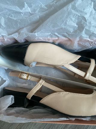 Zapatos planos beige y negro talla 38