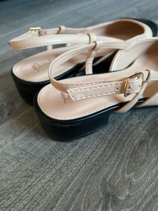 Zapatos planos beige y negro talla 38