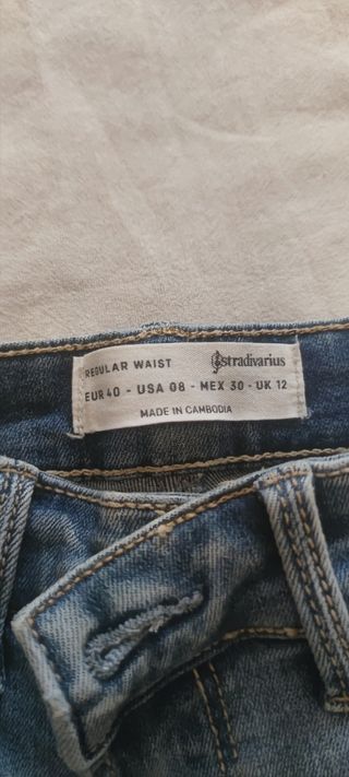 Pantalón vaquero pitillo azul