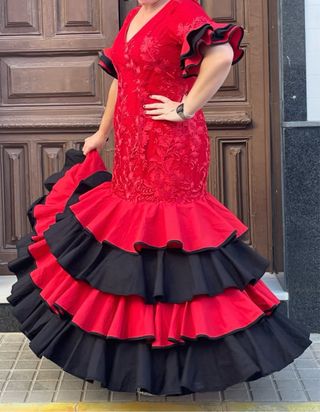 Traje de flamenca de encaje T 44-46-48 elástica 