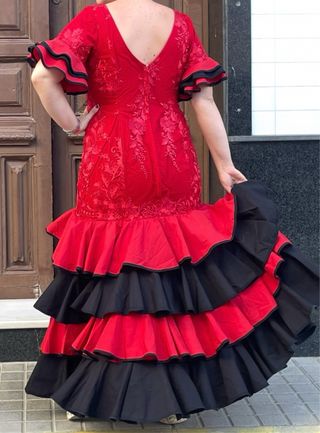 Traje de flamenca de encaje T 44-46-48 elástica 