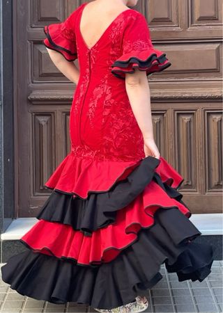 Traje de flamenca de encaje T 44-46-48 elástica 