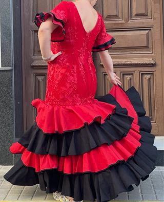 Traje de flamenca de encaje T 44-46-48 elástica 