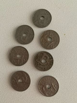 12 Monedas Españolas antiguas con orificio central